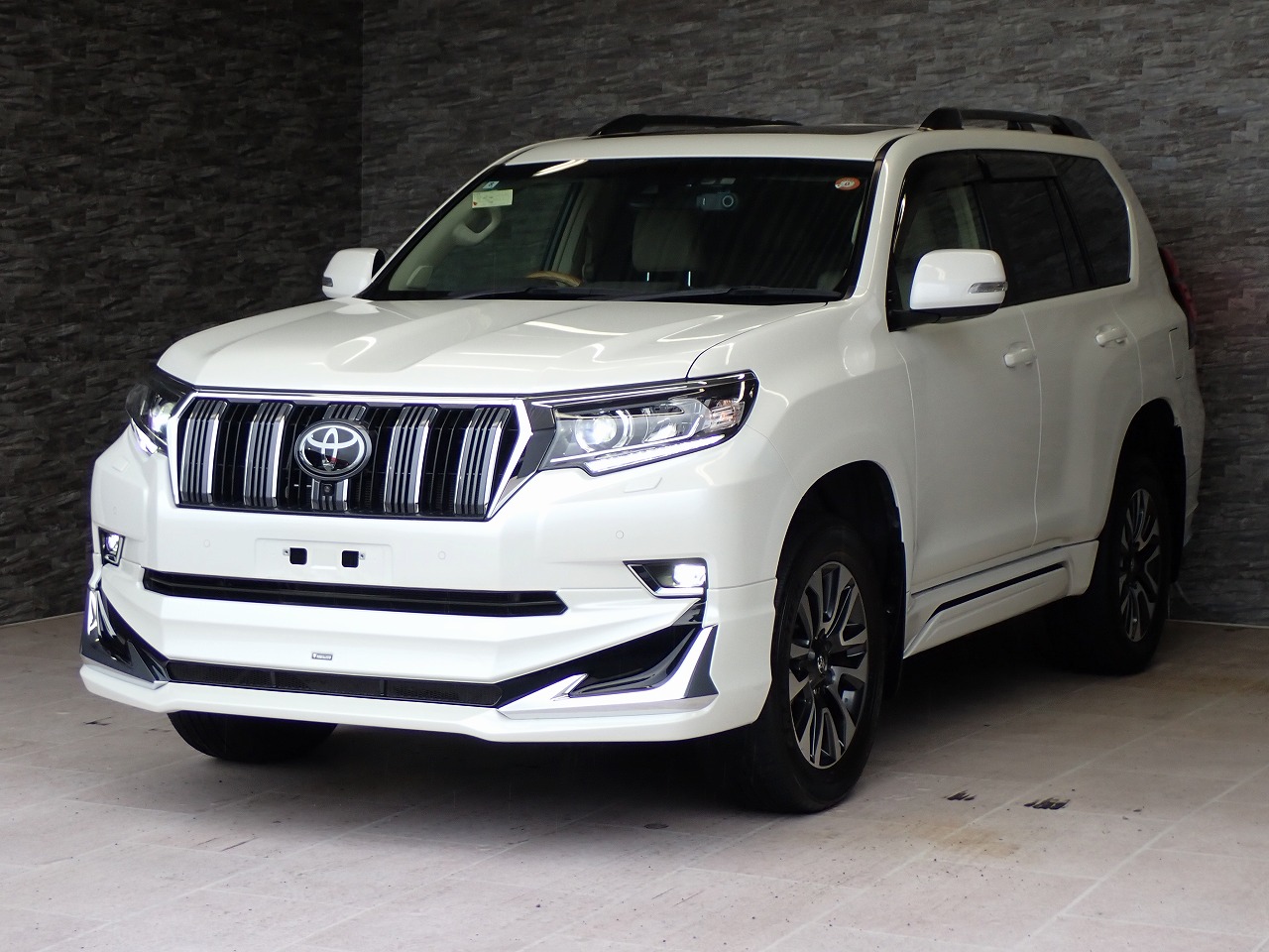 TOYOTA Land Cruiser Prado