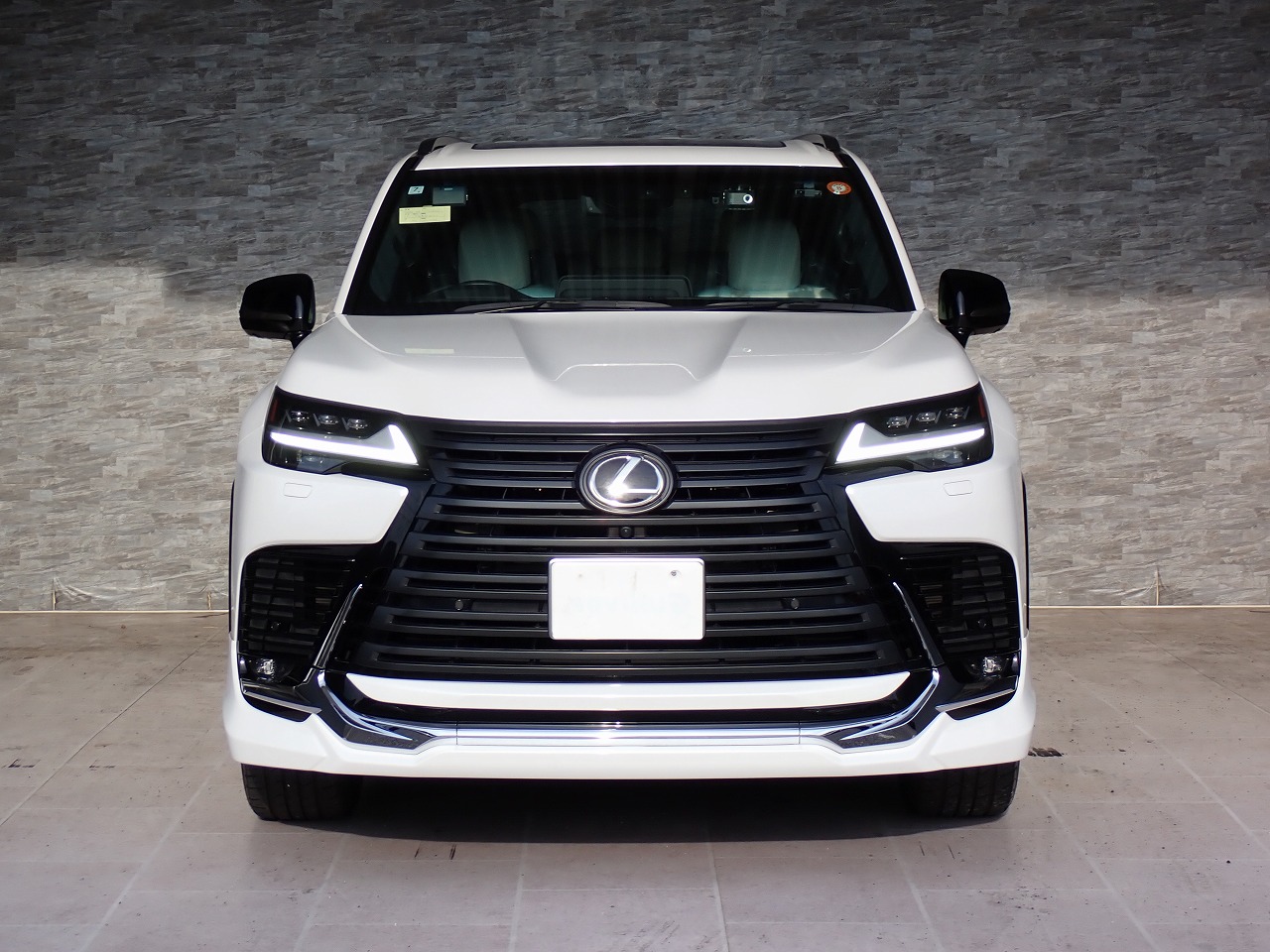 LEXUS LX 600