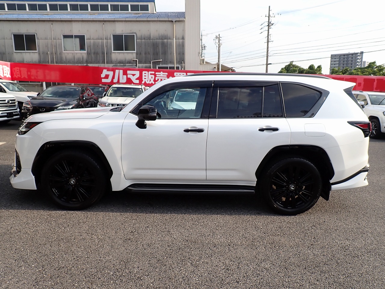 LEXUS LX 600