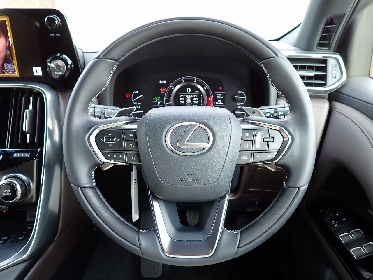 LEXUS LX 600