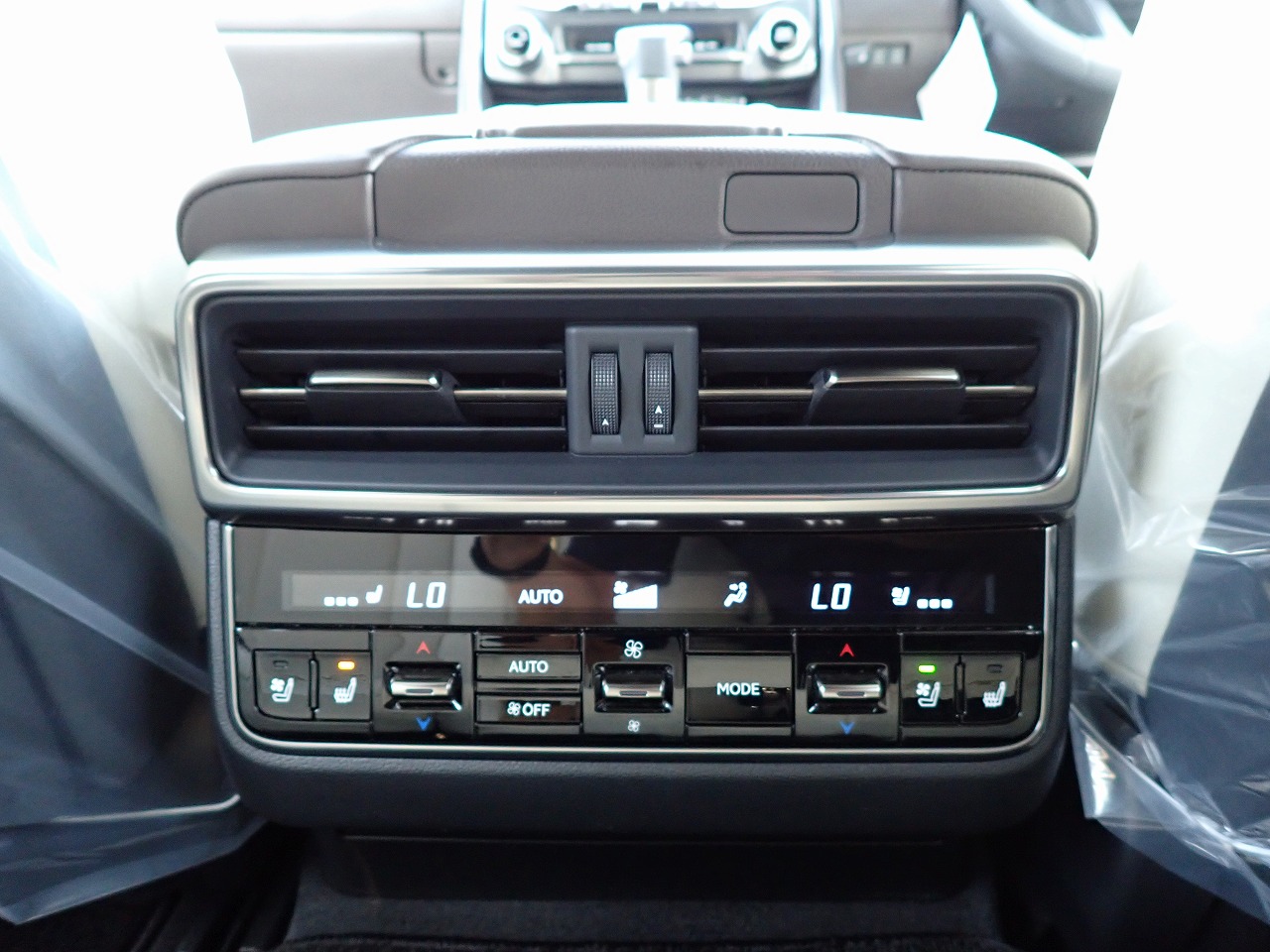 LEXUS LX 600