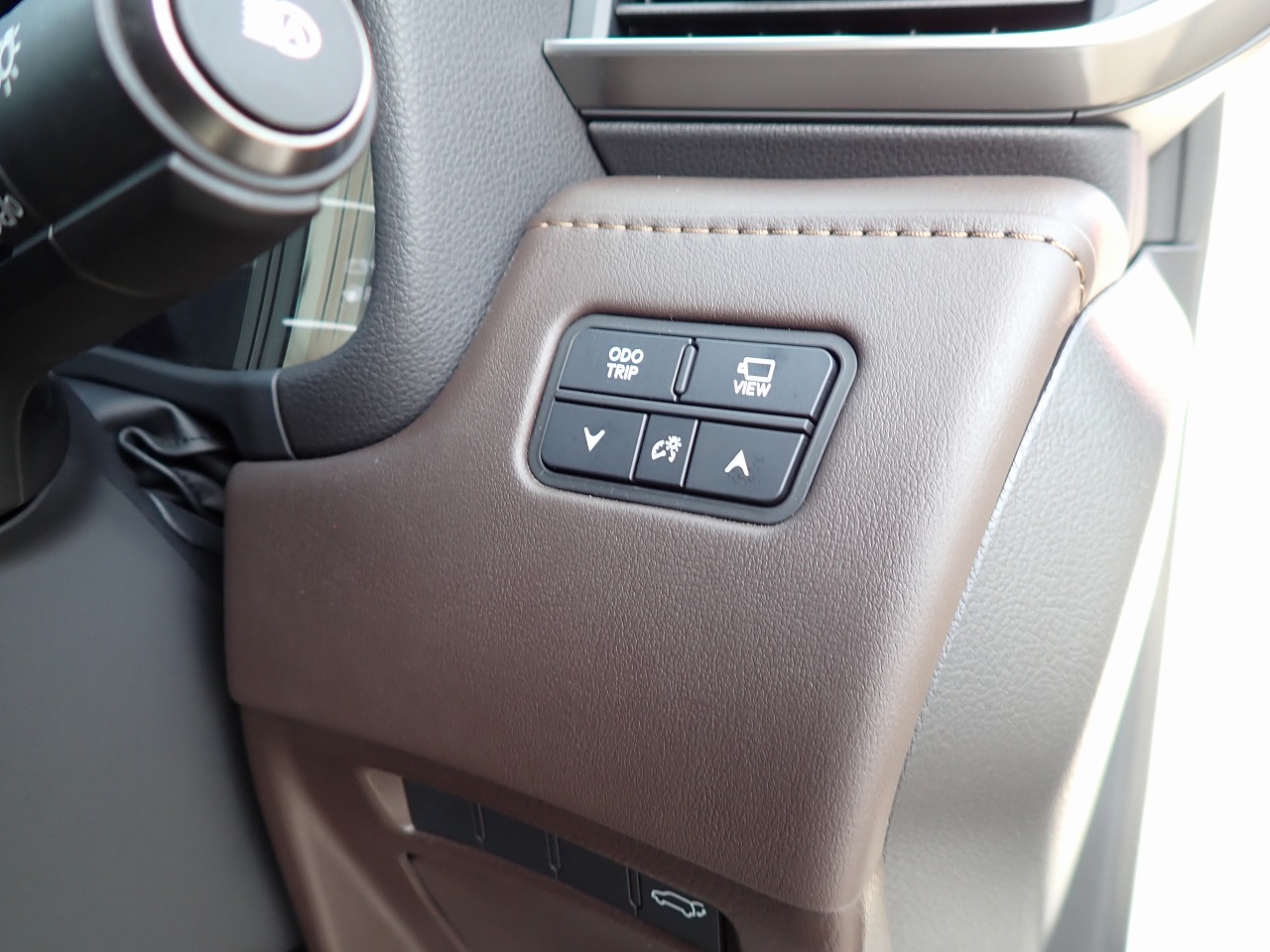 LEXUS LX 600