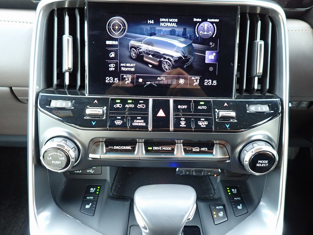 LEXUS LX 600