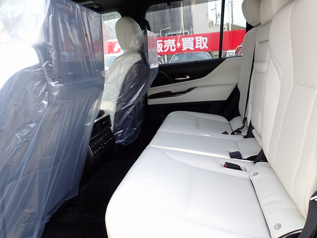 LEXUS LX 600