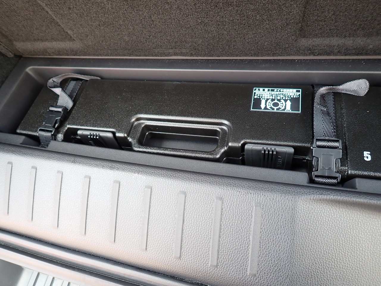 LEXUS LX 600