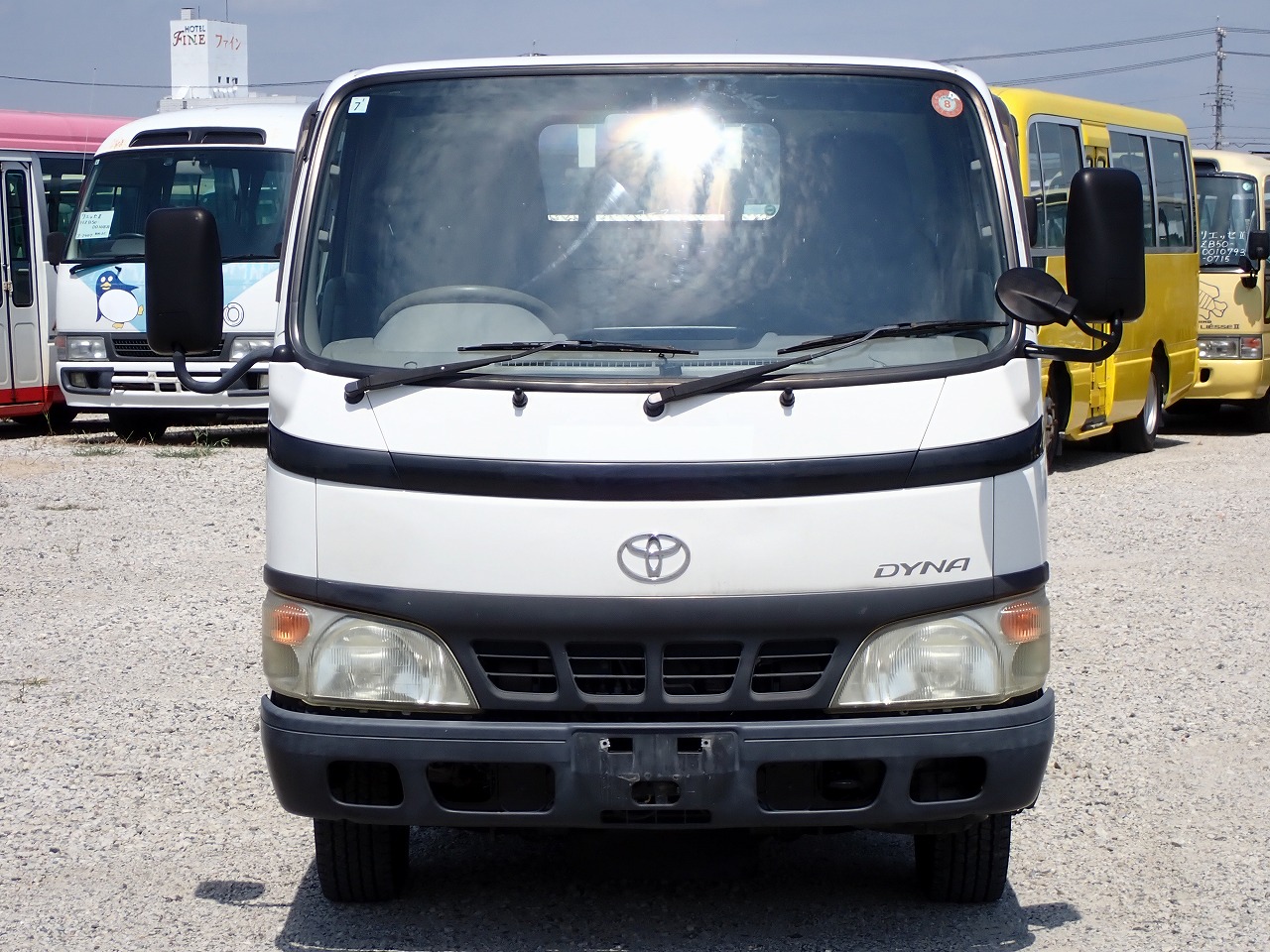 TOYOTA Dyna Truck