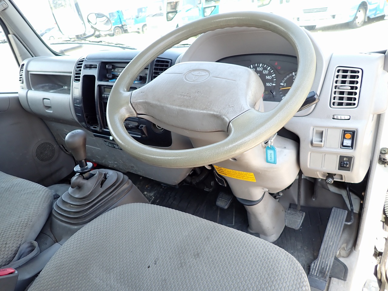 TOYOTA Dyna Truck