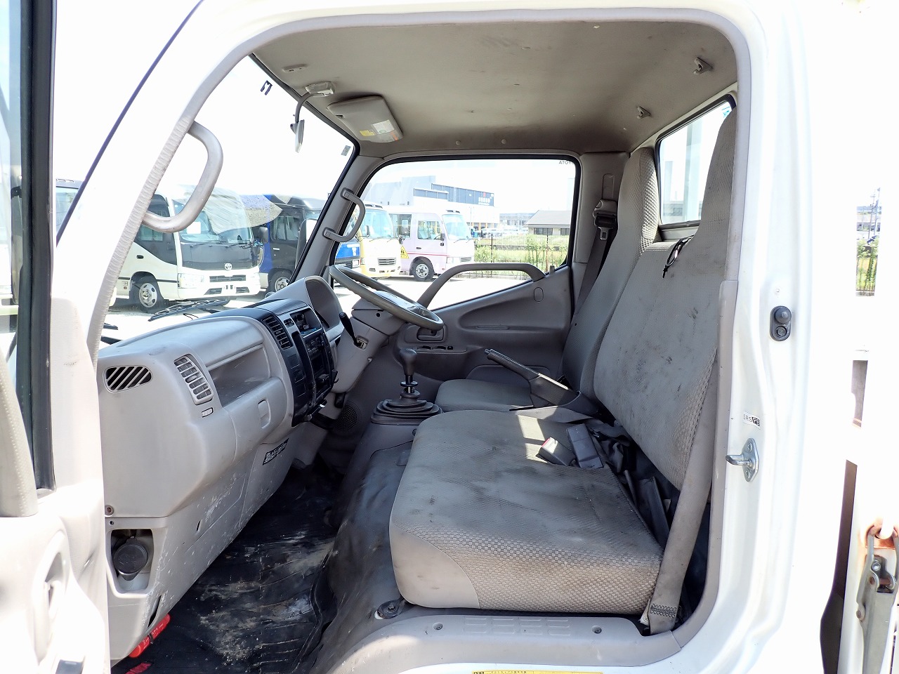 TOYOTA Dyna Truck