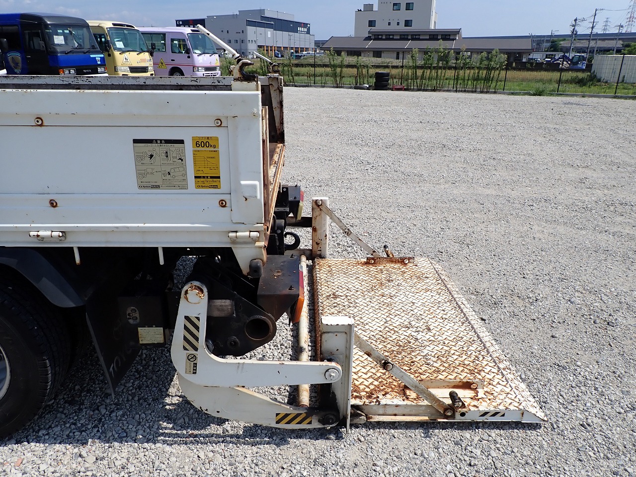 TOYOTA Dyna Truck