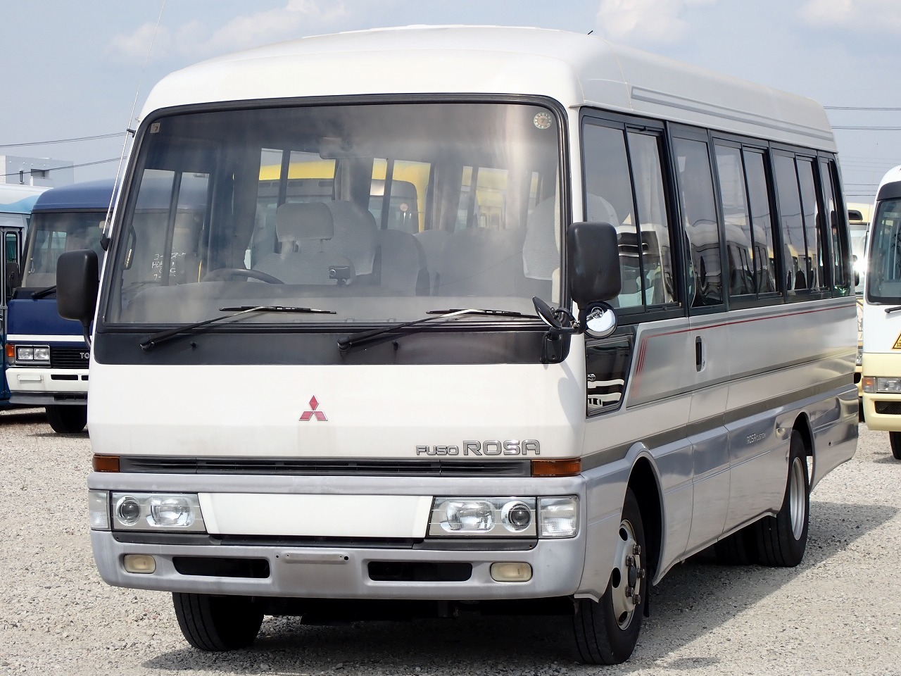 MITSUBISHI Rosa