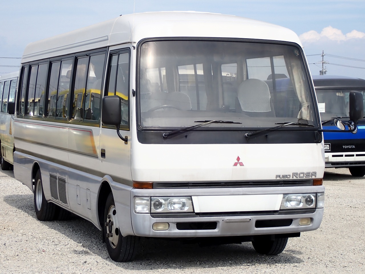 MITSUBISHI Rosa