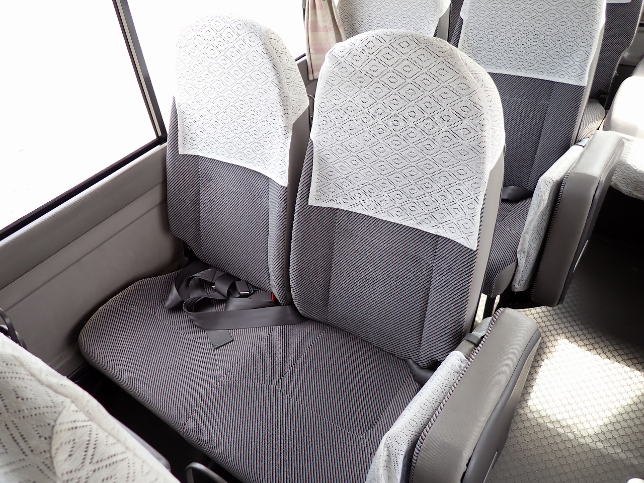 MITSUBISHI Rosa