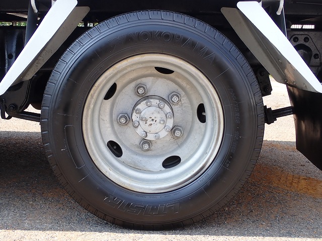 ISUZU Elf Truck