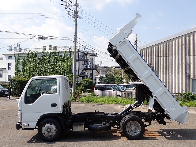 ISUZU Elf Truck