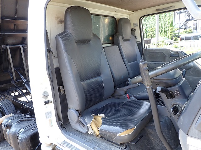 ISUZU Elf Truck
