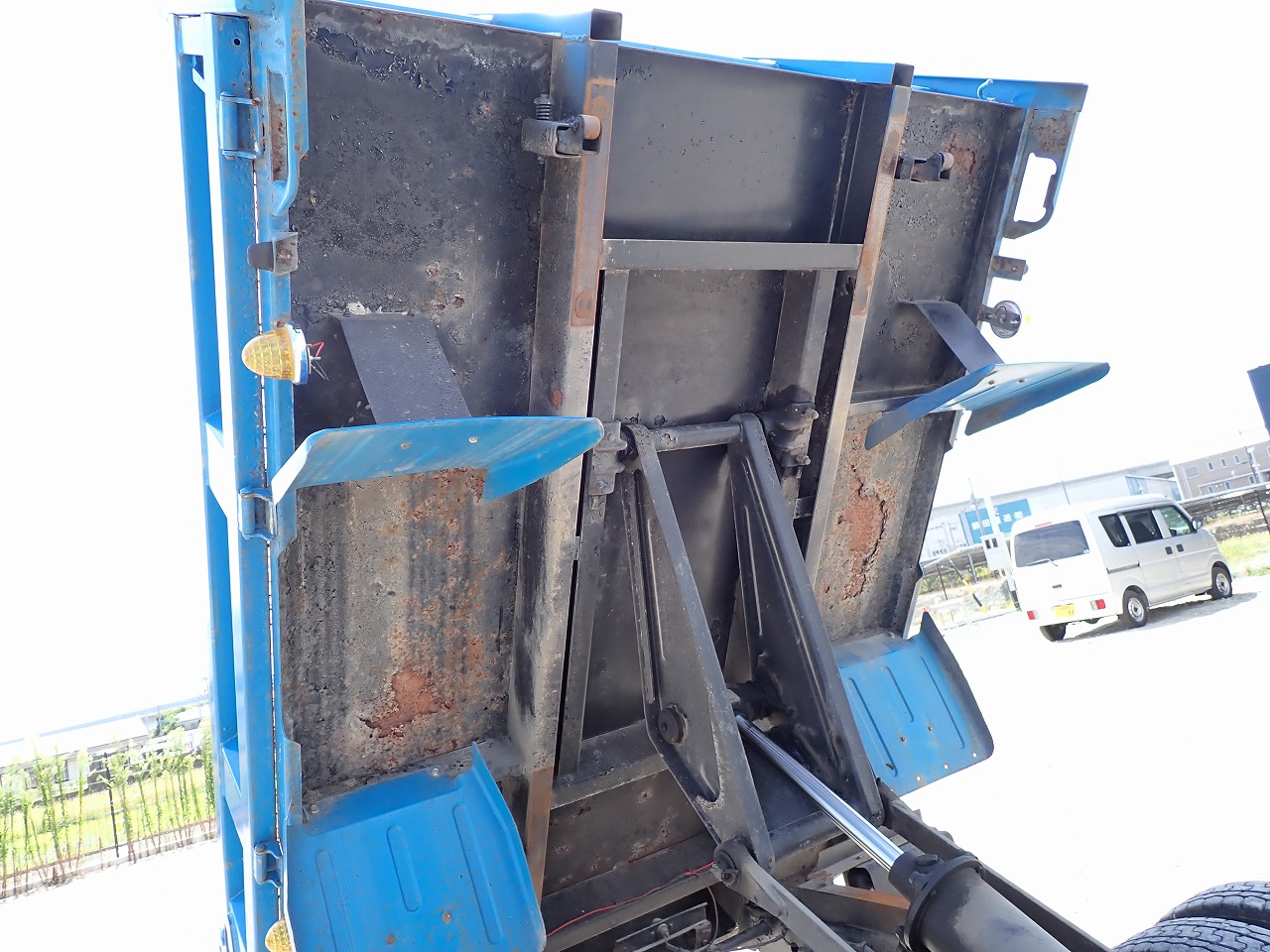 MITSUBISHI FUSO Canter