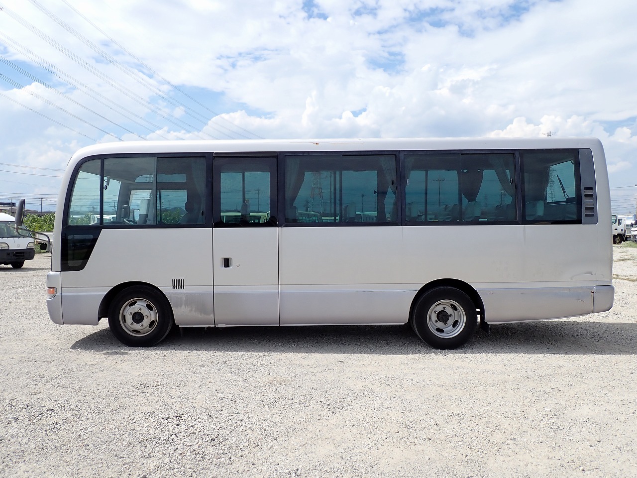 NISSAN Civilian Bus