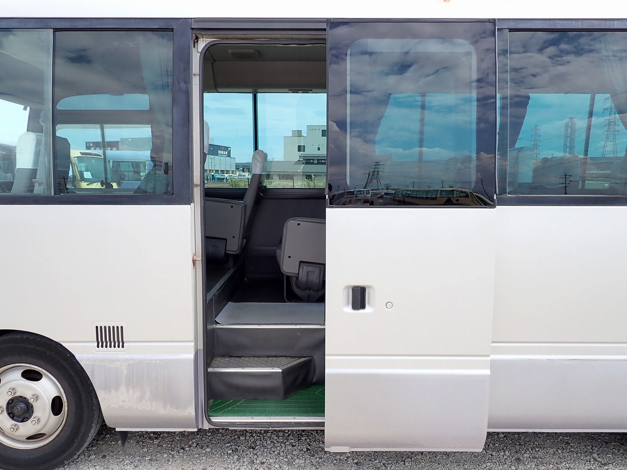 NISSAN Civilian Bus
