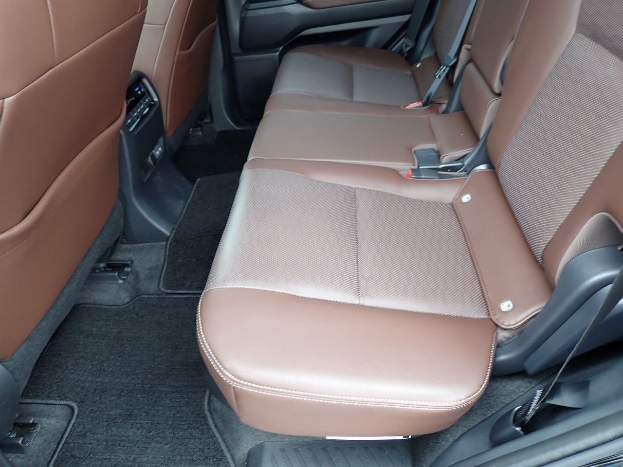 TOYOTA Land Cruiser 250