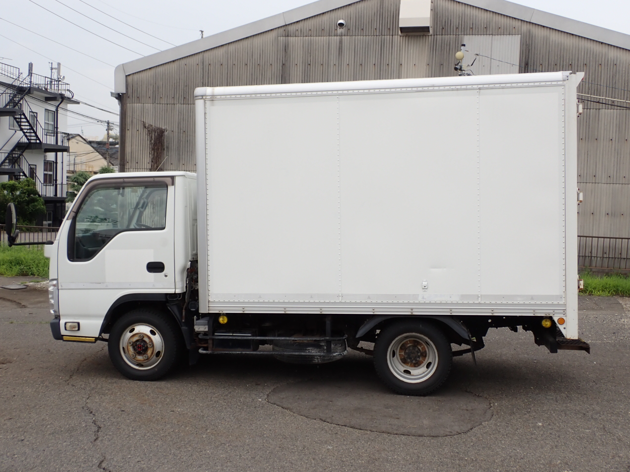 ISUZU Elf Truck