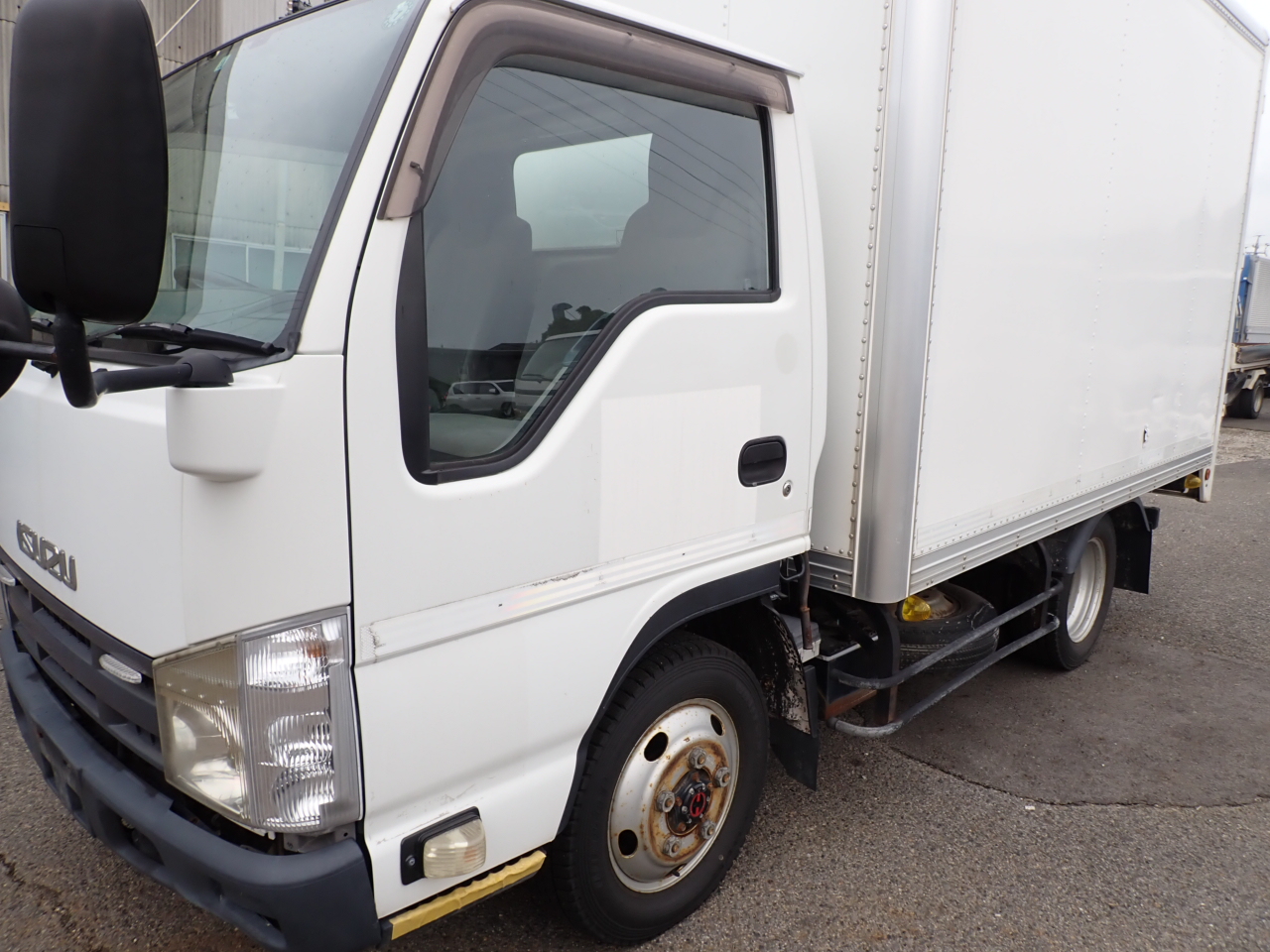 ISUZU Elf Truck