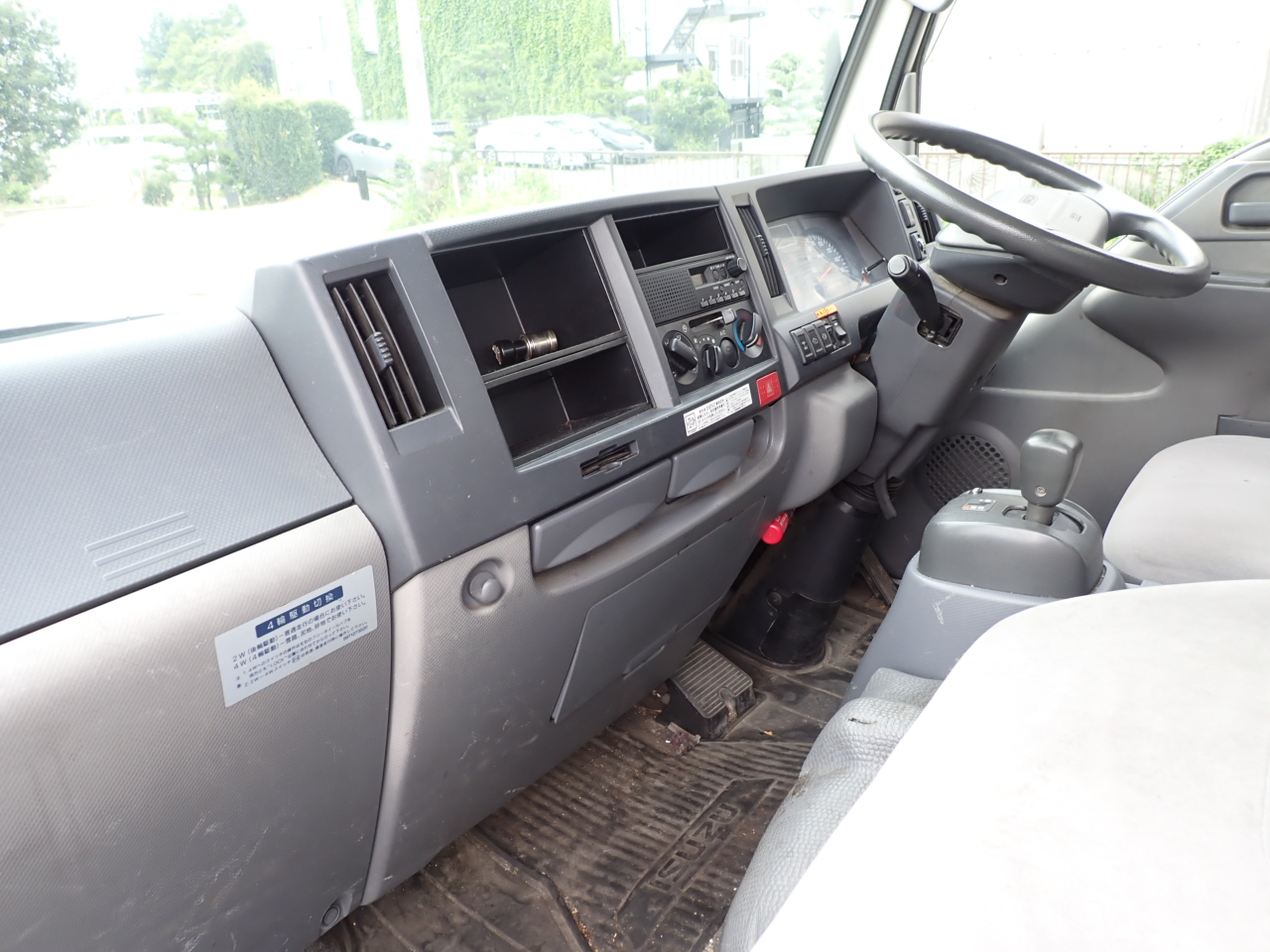 ISUZU Elf Truck
