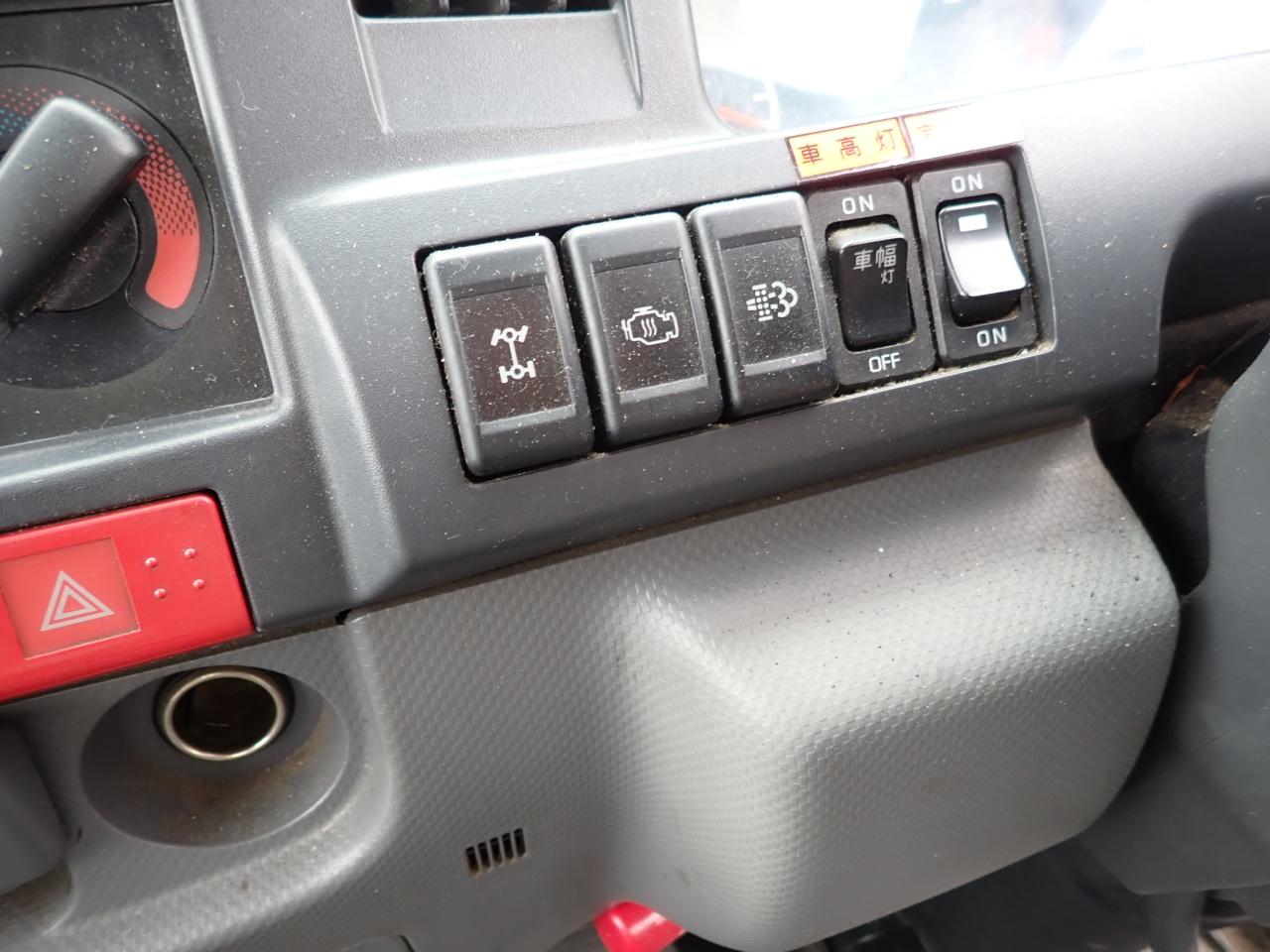 ISUZU Elf Truck
