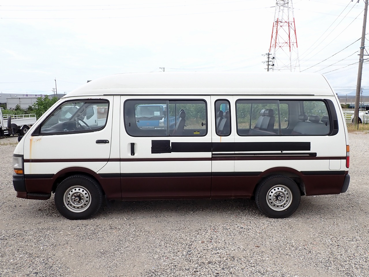 TOYOTA Hiace Commuter