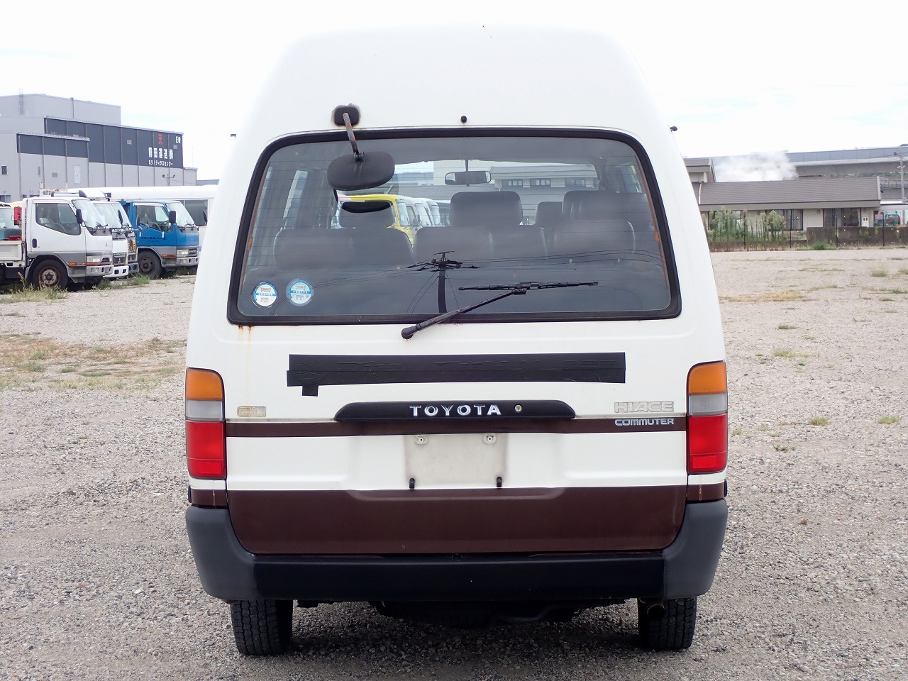 TOYOTA Hiace Commuter
