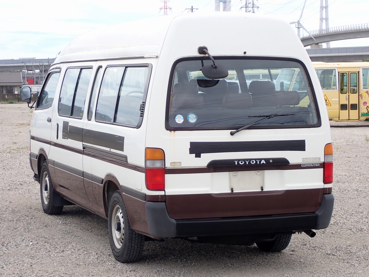 TOYOTA Hiace Commuter