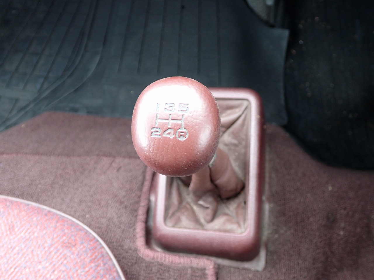 TOYOTA Hiace Commuter