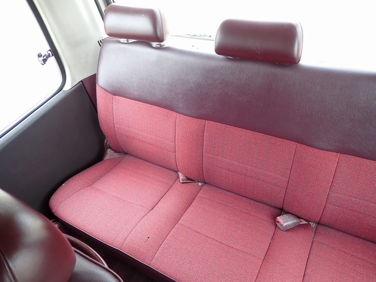 TOYOTA Hiace Commuter