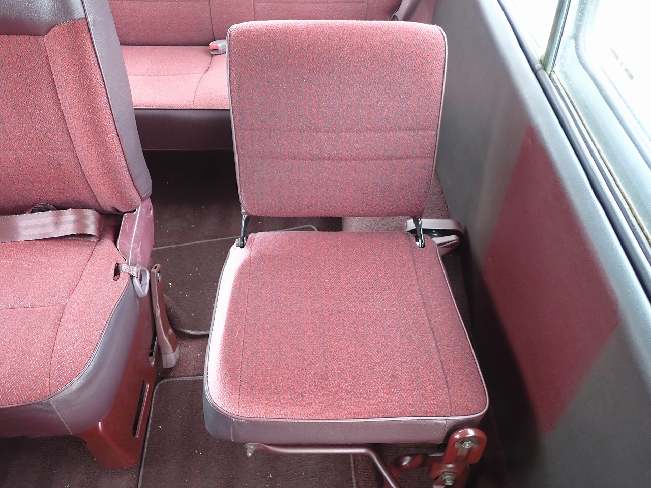 TOYOTA Hiace Commuter