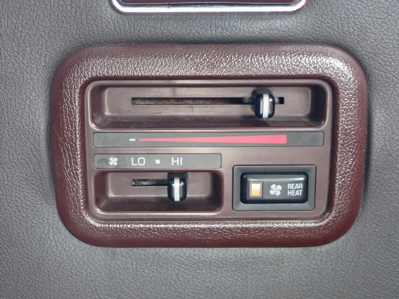 TOYOTA Hiace Commuter