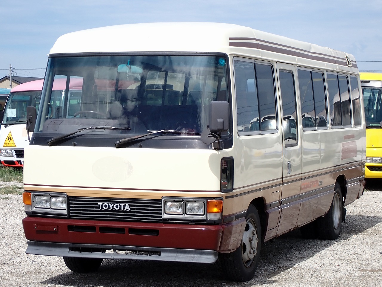 TOYOTA Coaster
