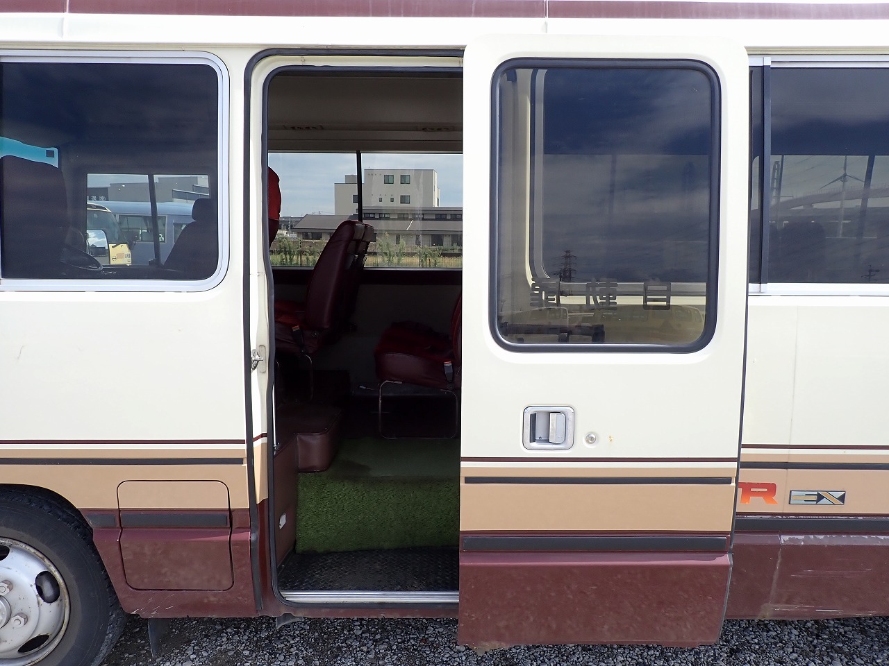TOYOTA Coaster