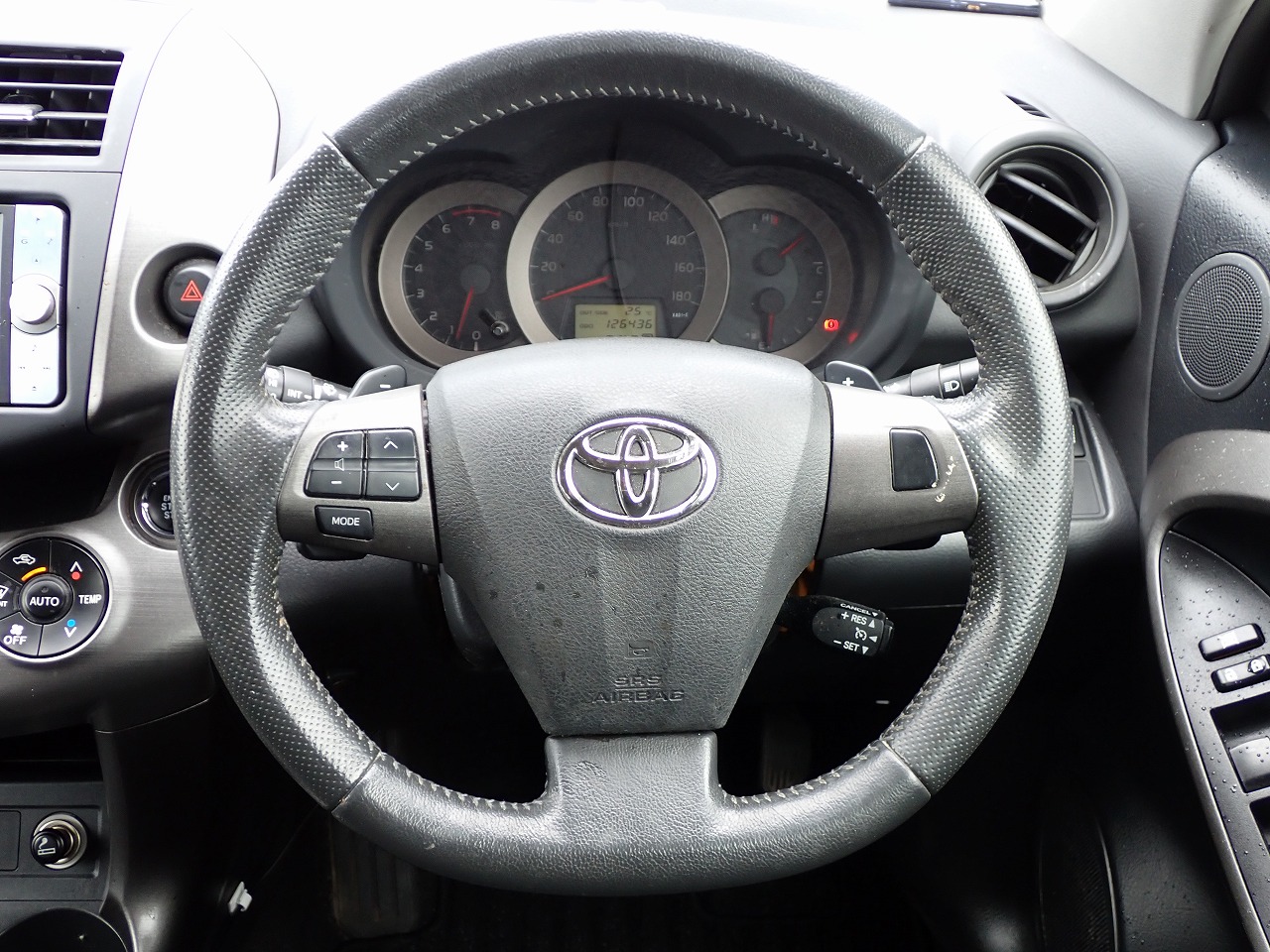 TOYOTA Vanguard