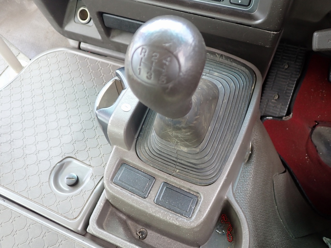 MITSUBISHI Rosa