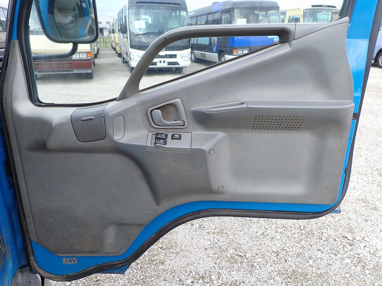 MITSUBISHI FUSO Canter