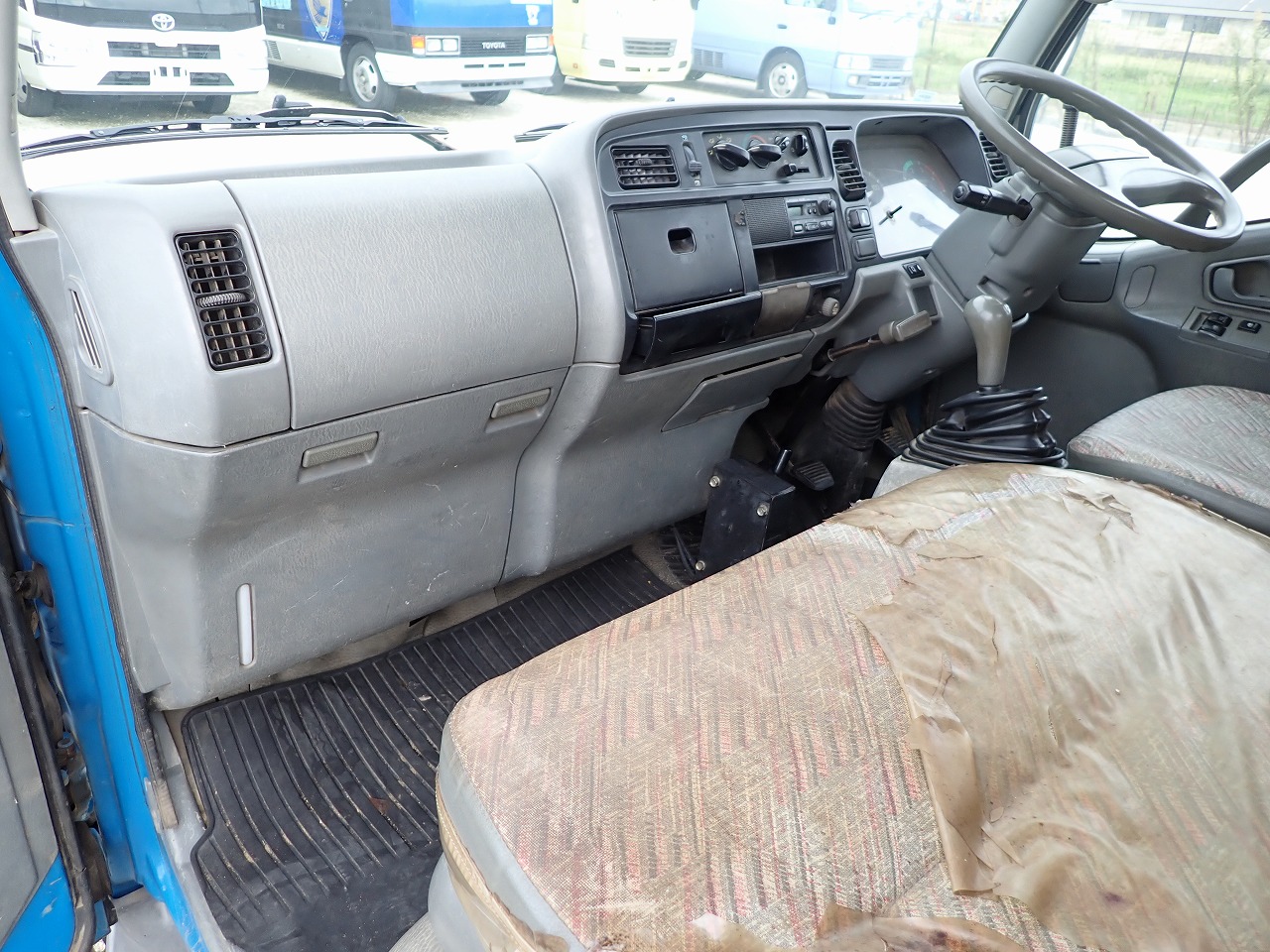 MITSUBISHI FUSO Canter