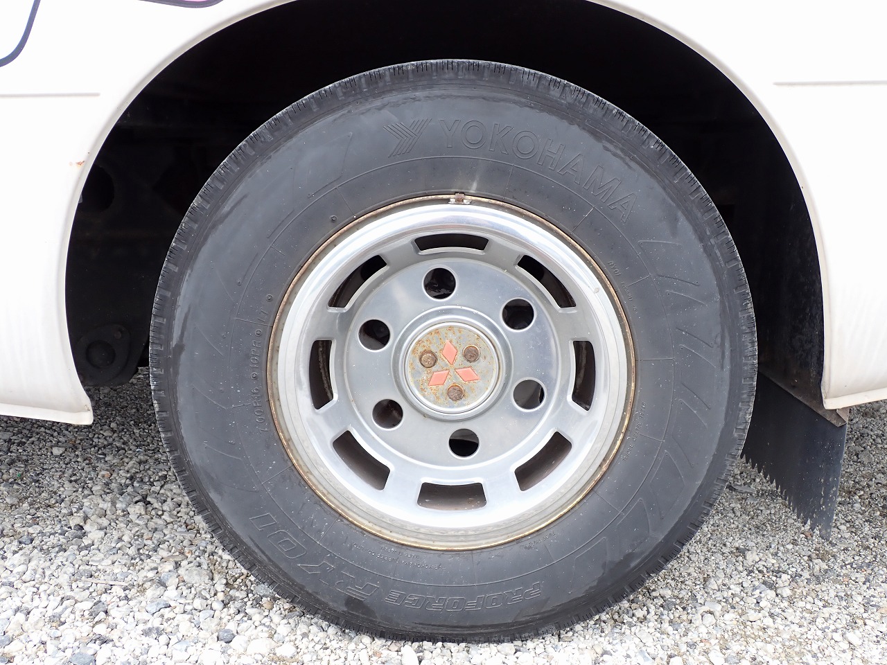 MITSUBISHI Rosa