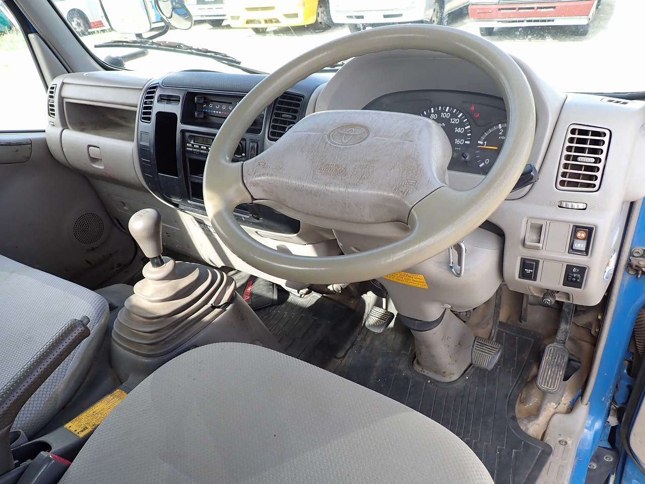 TOYOTA Toyoace