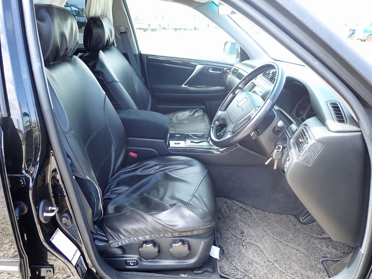 TOYOTA Crown Estate