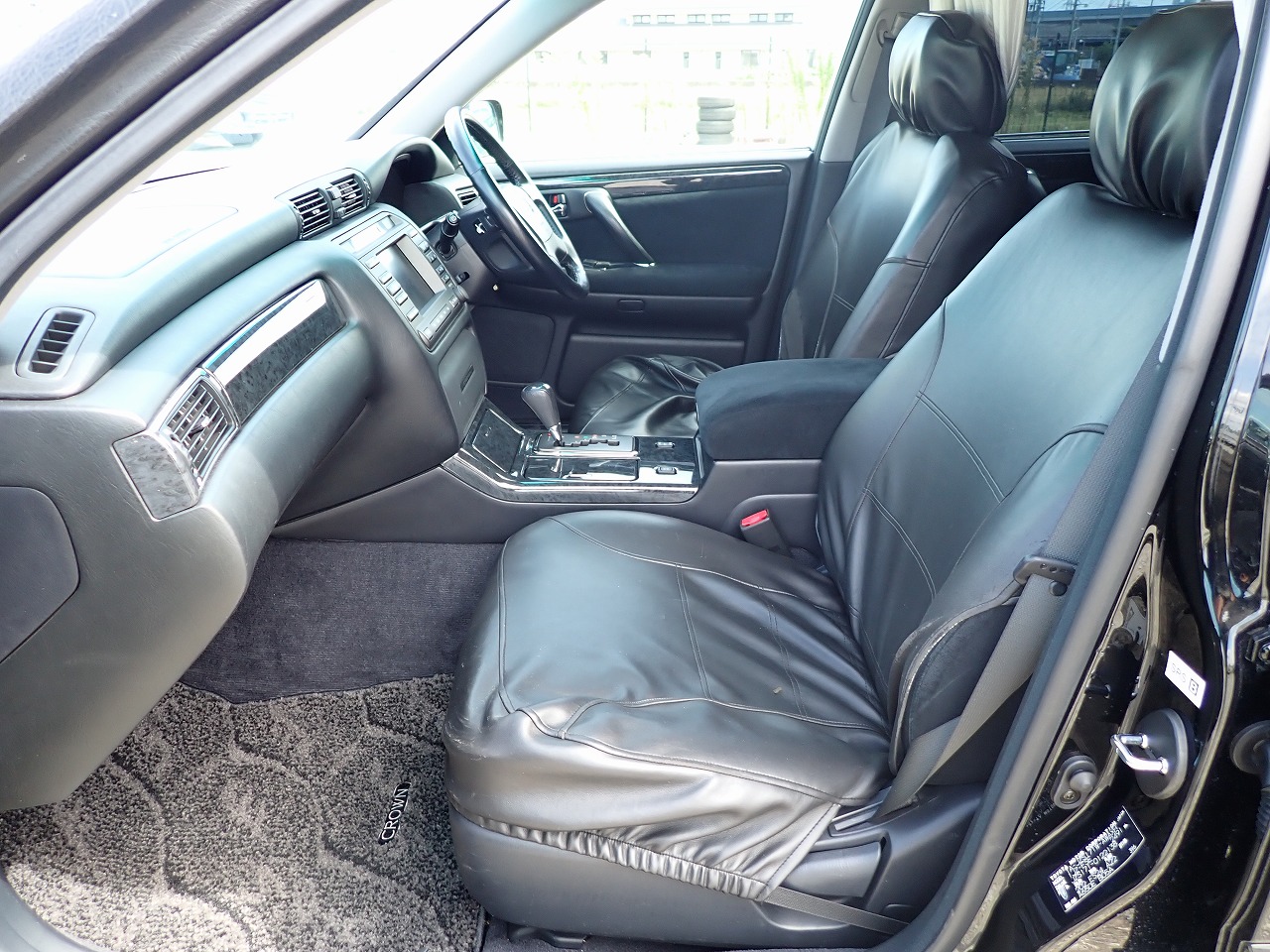TOYOTA Crown Estate