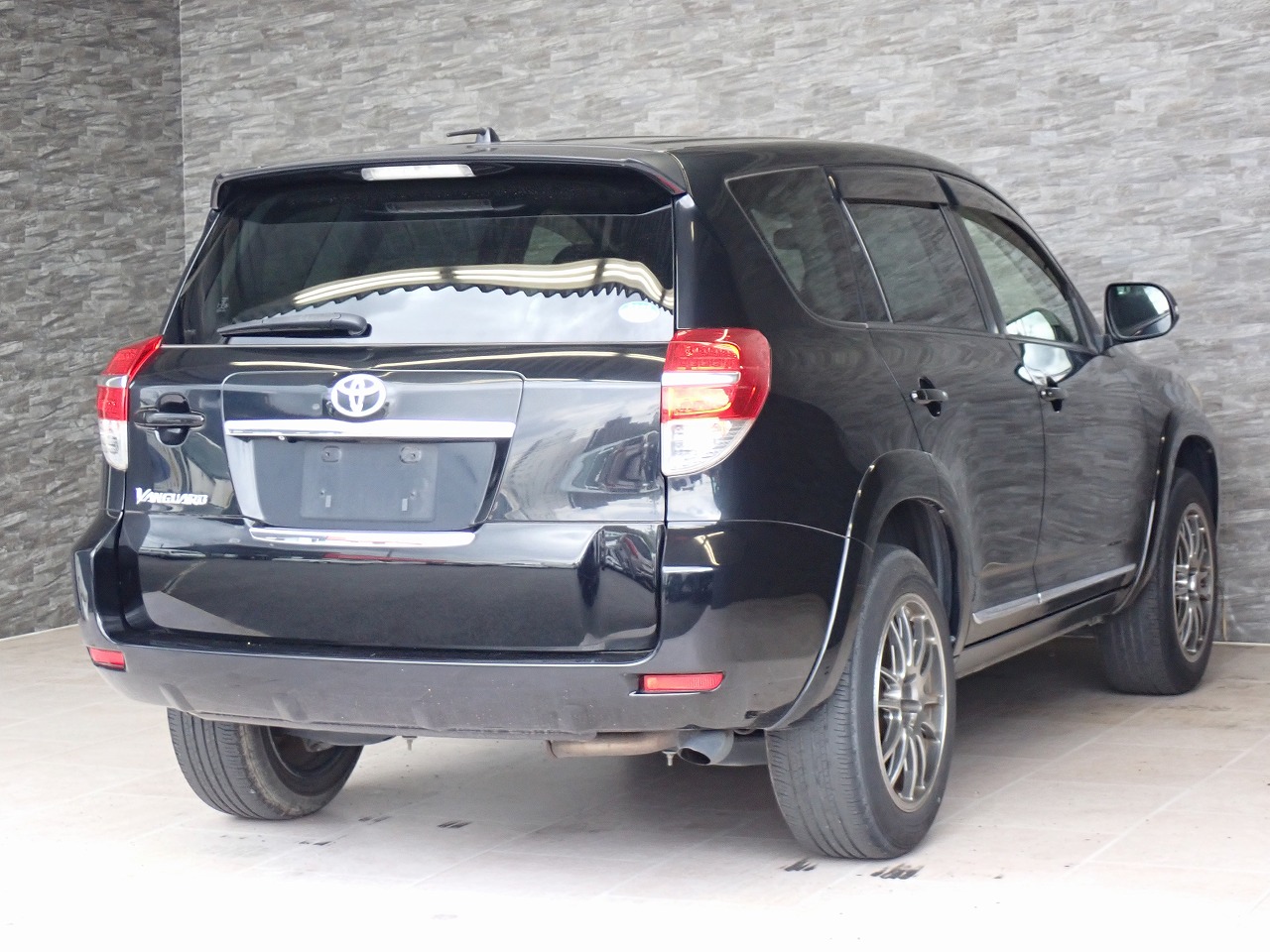 TOYOTA Vanguard