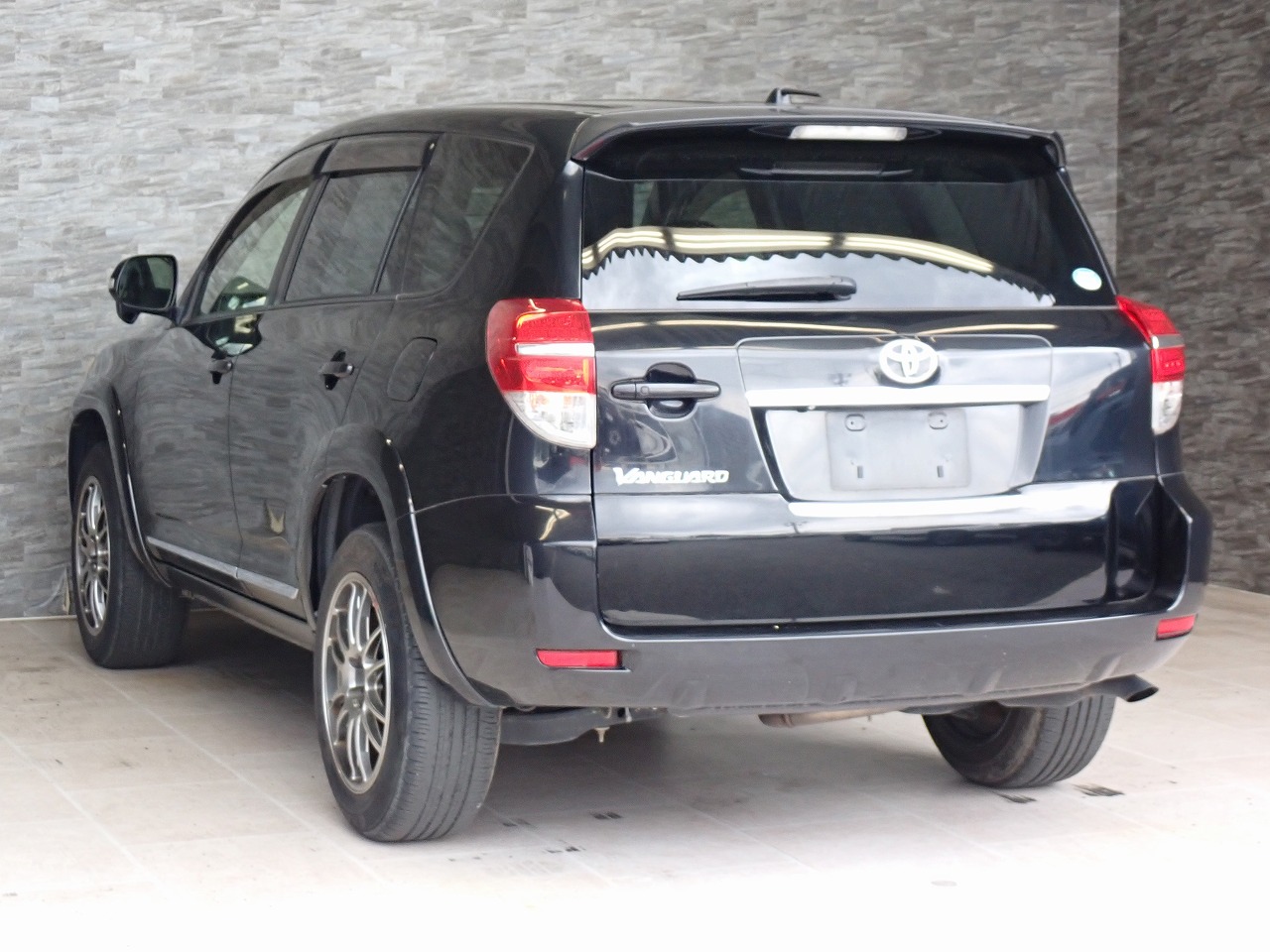 TOYOTA Vanguard
