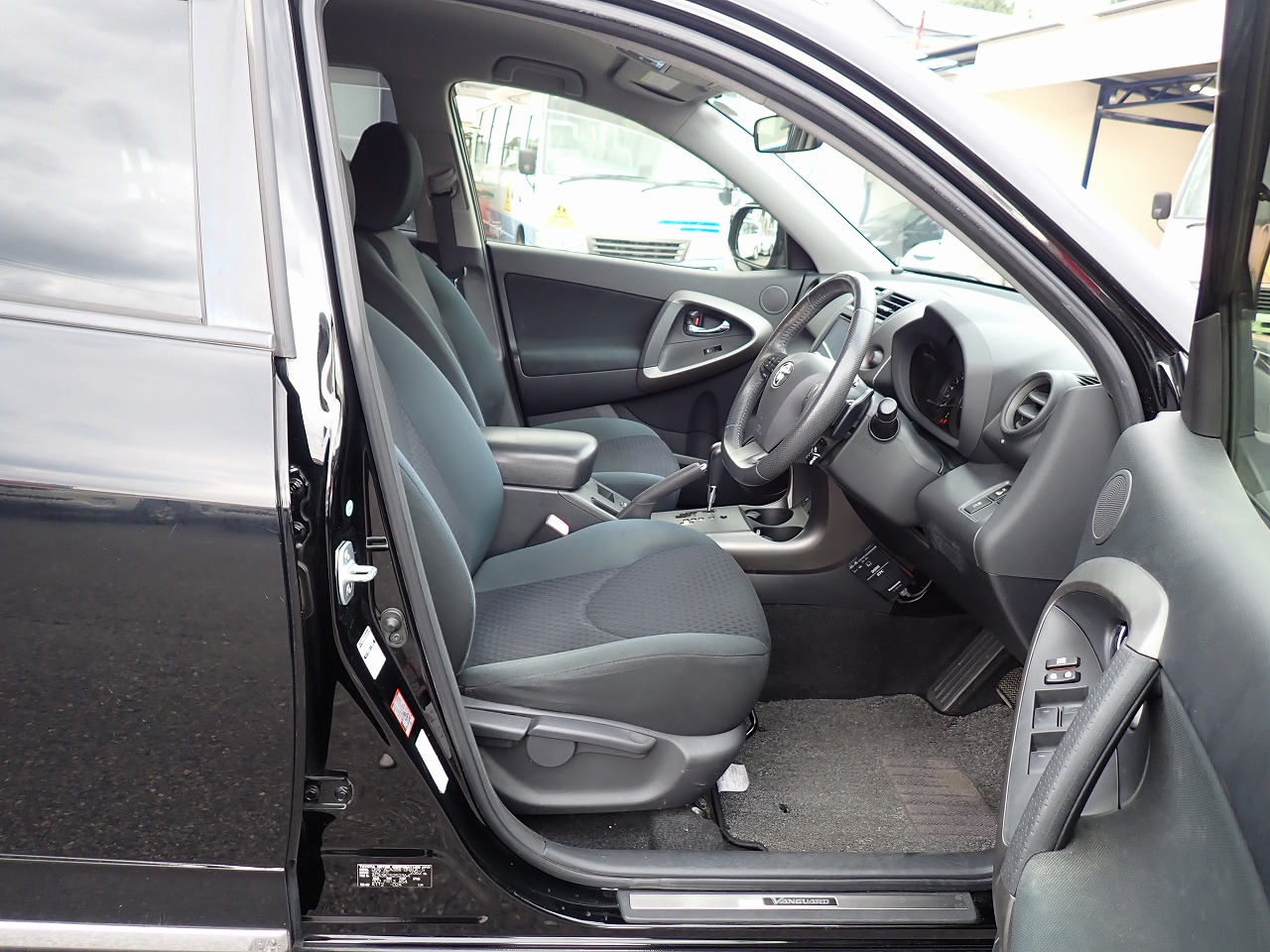 TOYOTA Vanguard