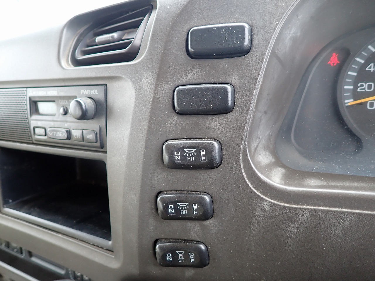 MITSUBISHI Rosa