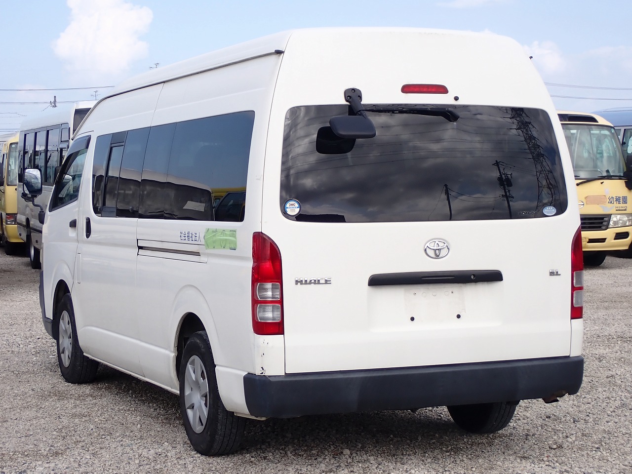 TOYOTA Hiace Commuter