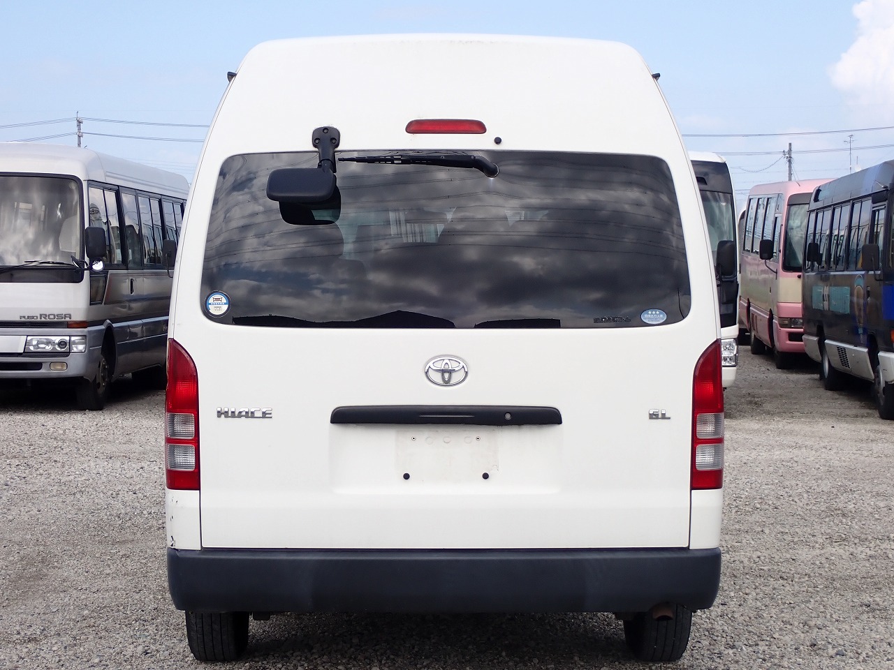 TOYOTA Hiace Commuter